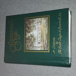 Savannah Style ring bound hardcover cookbook recipes over 290 pages